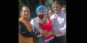 ਪੰਜਾਬ ਭਾਜਪਾ ਦੇ ਨਵ-ਨਿਯੁਕਤ ਐਨ ਆਰ ਆਈ ਸੈੱਲ ਦੇ ਕਨਵੀਨਰ ਕਮਲਜੀਤ ਸਿੰਘ ਹੇਅਰ ਦੀ ਭਾਜਪਾ ਸੂਬਾ ਪ੍ਰਧਾਨ ਸਰਦਾਰ ਢਿੱਲੋਂ ਨਾਲ ਵਿਸ਼ੇਸ਼ ਮੁਲਾਕਾਤ